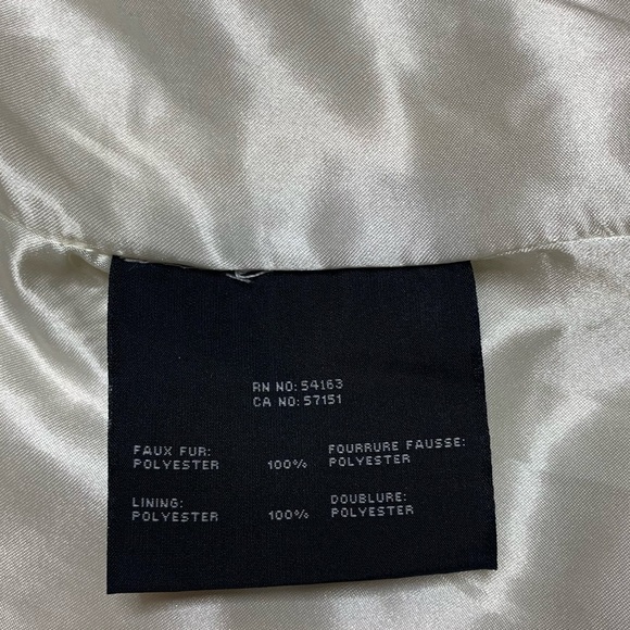 Andrew Marc New York Fluffy Off White Faux Fur Lined Vest Large - Picture 8 of 8